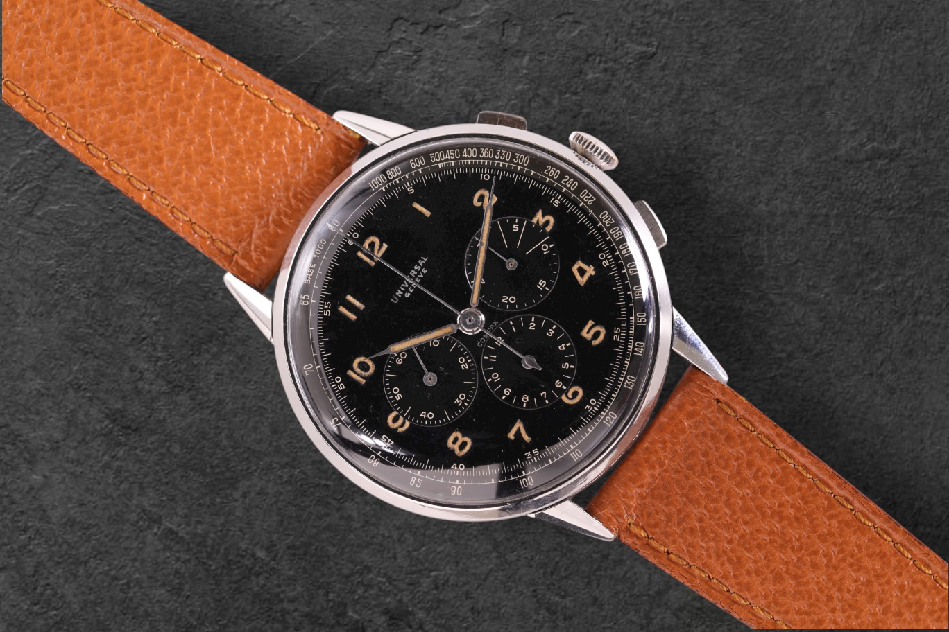 Universal Geneve Compax ref. 22430 Gilt Oversize 1 universalone