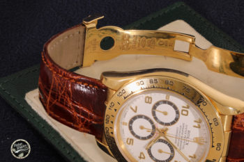 16518 x630895 clasp S