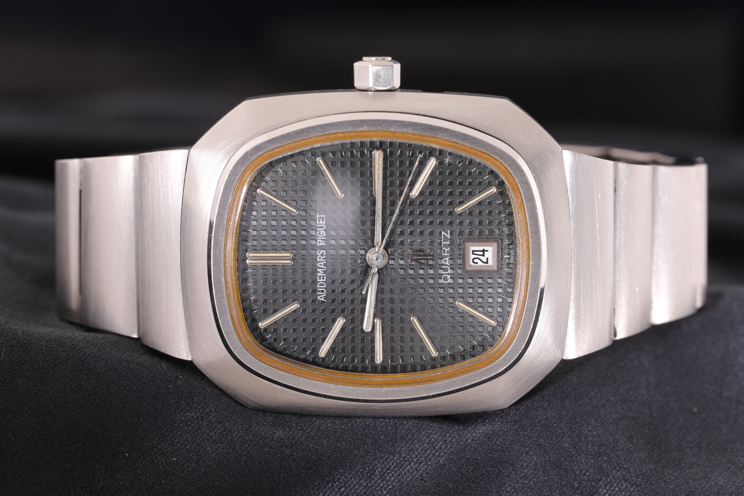 Audemars Piguet 6001 Megaquartz 1 AP 6001